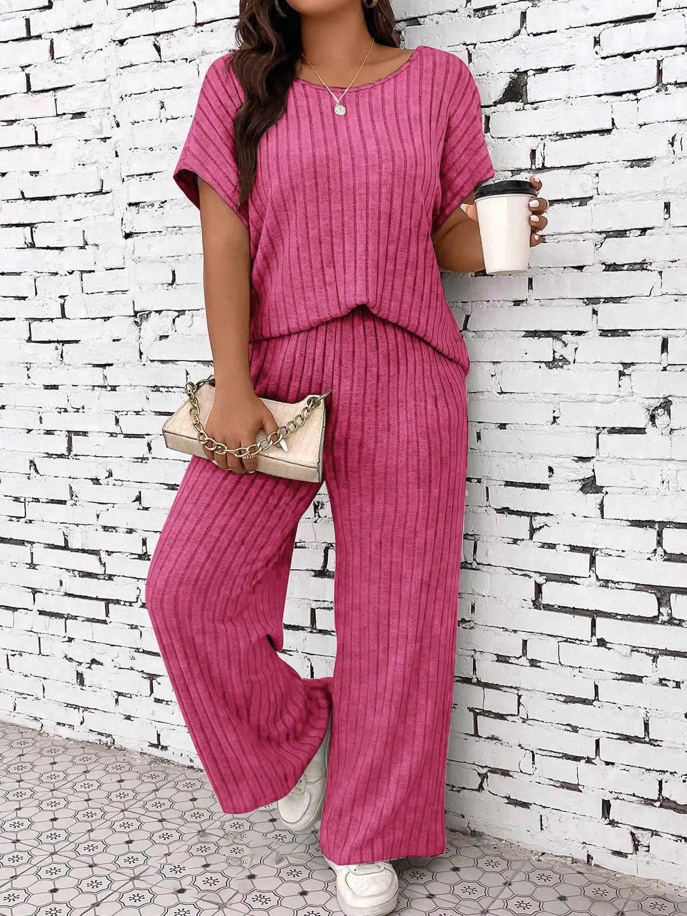 2 Counts Women's Plus Size Textured Batwing Sleeve Tee & Elastic Waist Pants Set, Casual Short Sleeve T-shirt & Straight Leg Tro