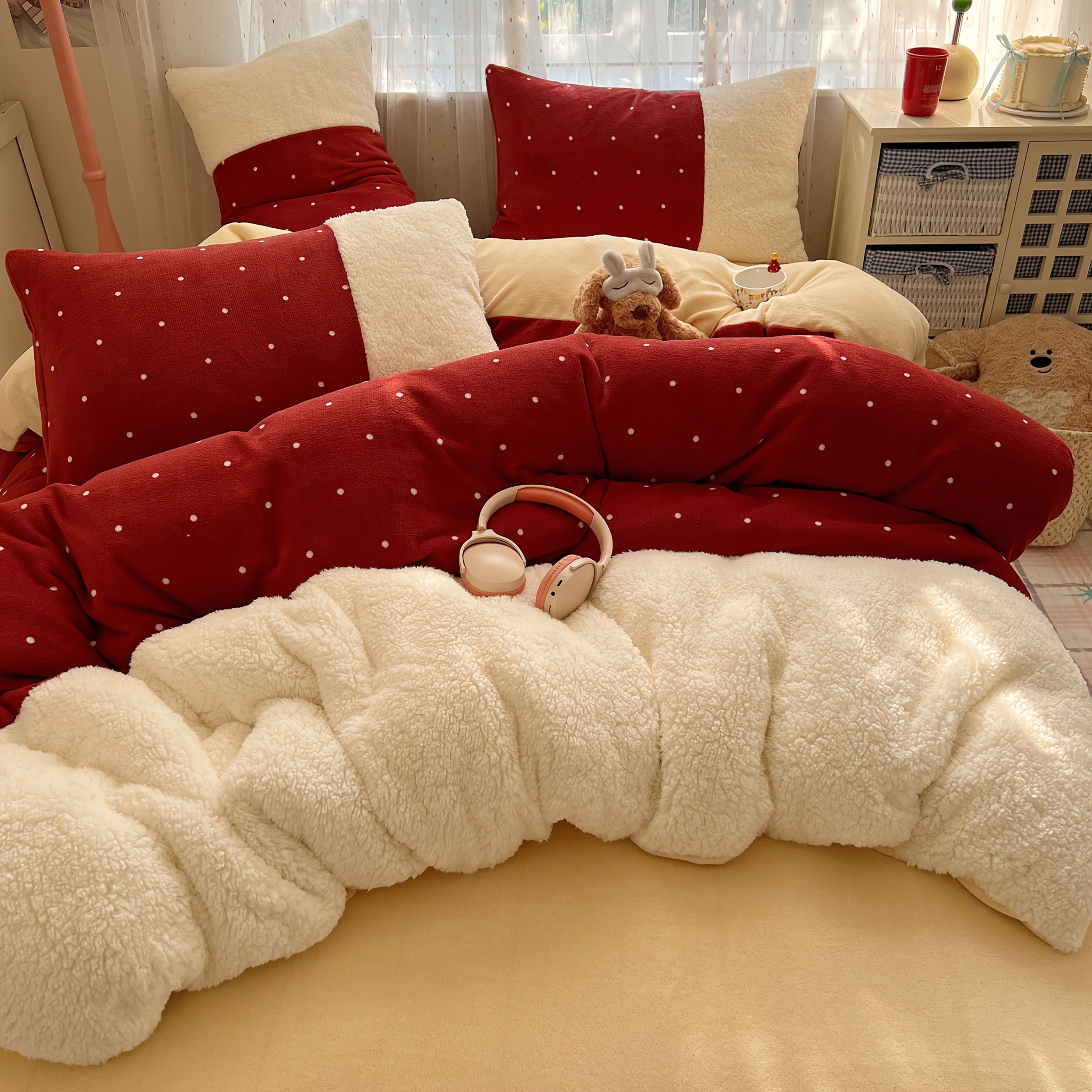 Milk Velvet Four-Piece Set with Spliced Duvet Cover in Two-Tone Color Scheme