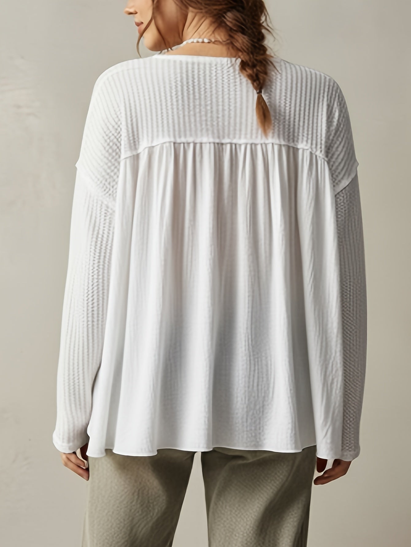 Oversized V-Neck Long-Sleeve Shirt with a Relaxed And Comfortable Vacation Style