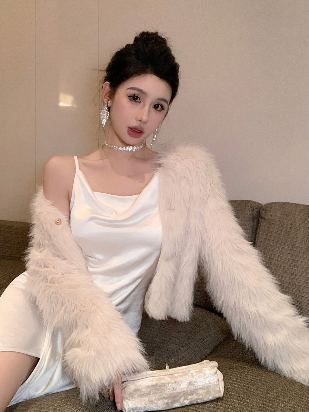 1pc Elegant Women'S Faux Fur Jacket, Polyester Knit Solid Color, Adult Seasonal Autumn/Winter Outerwear