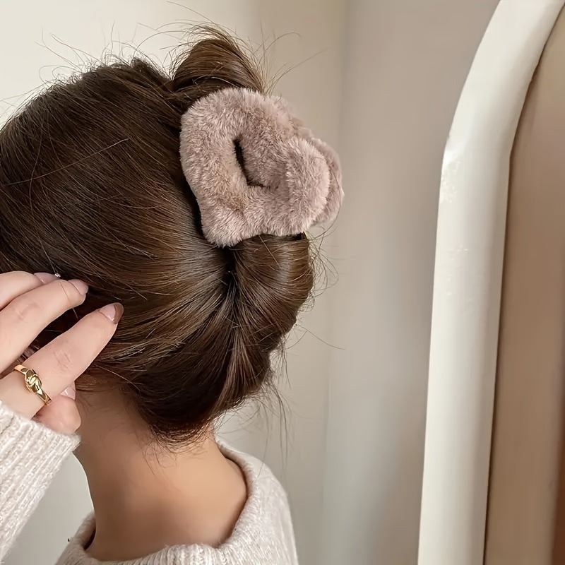 {4pcs} Elegant Minimalist Heart-Shaped Flannel Hair Claw Clips Set