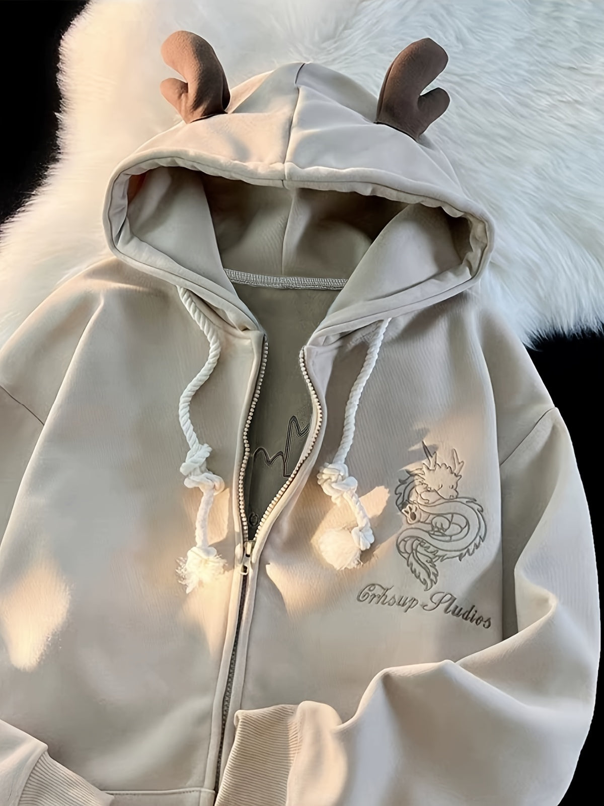 Women's Thick Fleece-Lined Hooded Sweatshirt with Intricate Dragon & Star Embroidery - Cozy Winter Pullover, Machine Washable Casual Outerwear, Cute Sweatshirts, Autumn Wardrobe, Trendy Hooded Top, Soft Fabric Construction