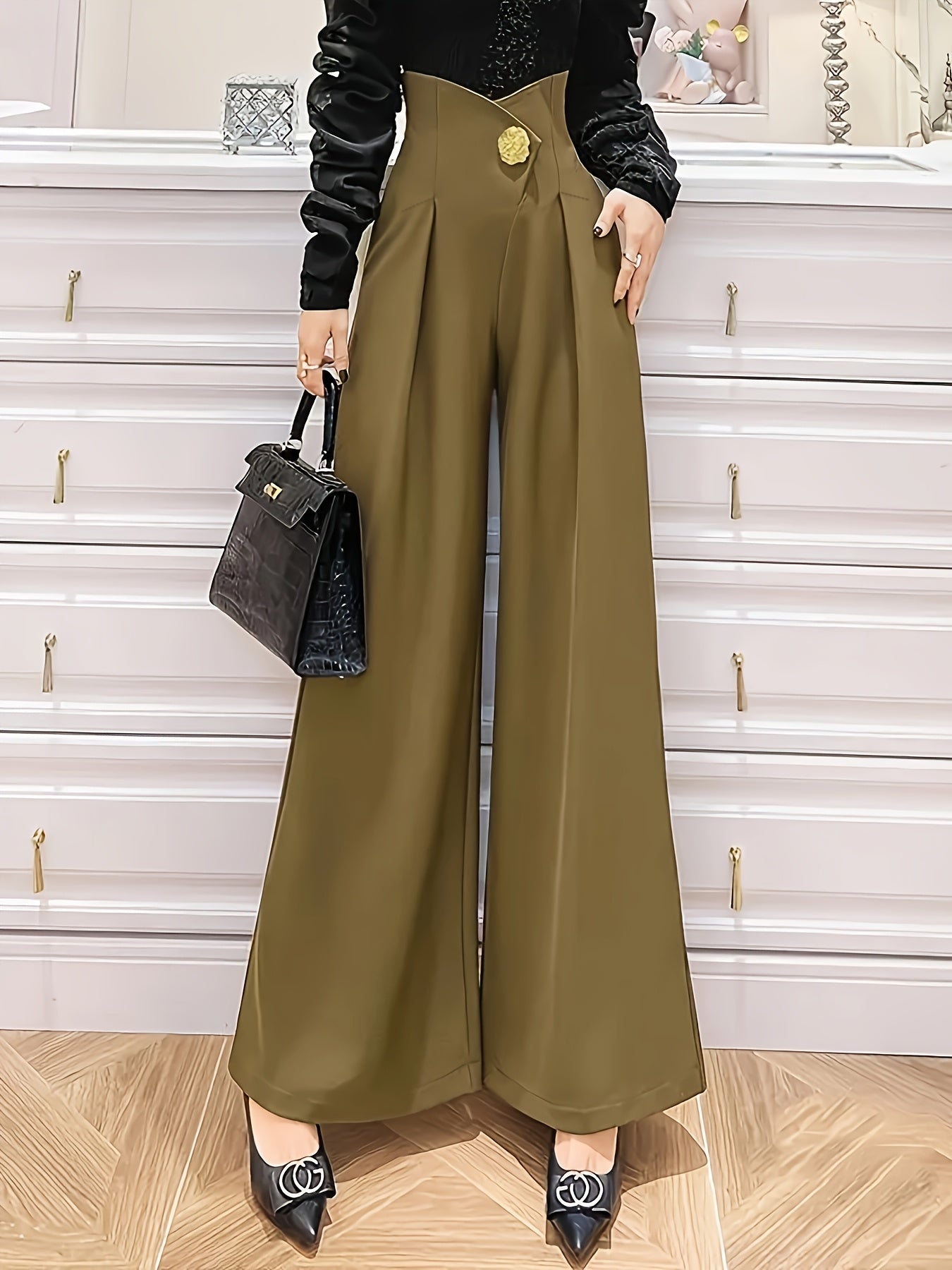 High-Waisted Straight-Leg Pants with 3D Button Detail