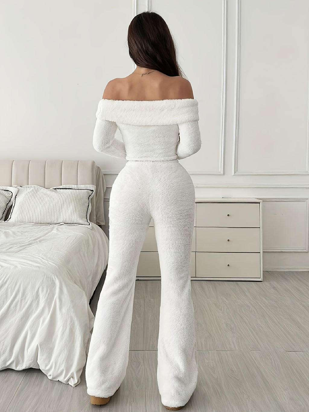 Women's Two-Piece Off-the-Shoulder Casual Set, Plush Top + Long Pants - Sexy White Crop Cropped Short Sleeve & Comfortable Washable Trousers for All Seasons, Home Comfort, Versatile Clothing, Stylish Outfit, Cozy Material, So
