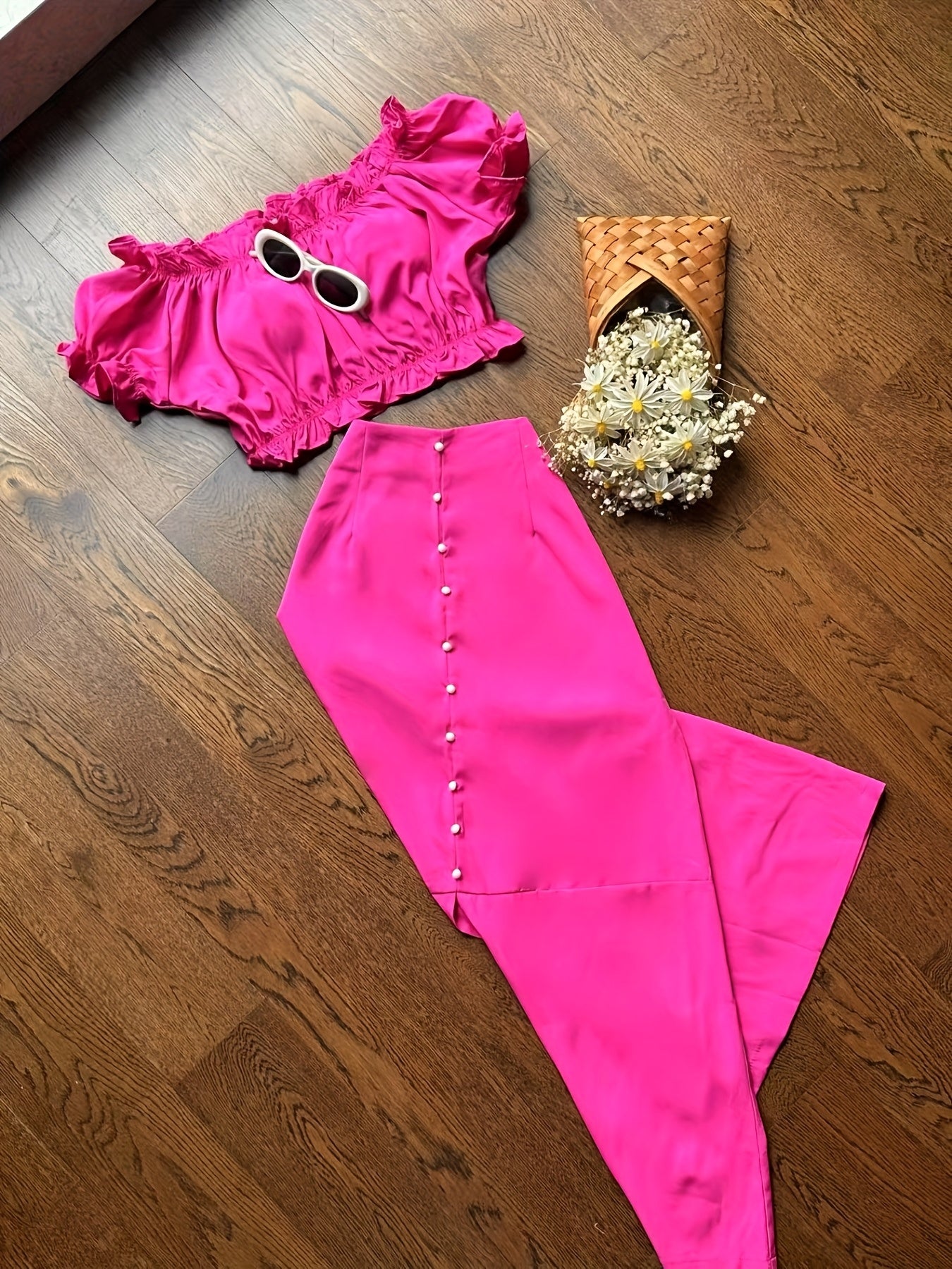 Summer Vacation Sexy One-Shoulder Cropped Top with a Midriff-Baring Design And a Long Bodycon Skirt Set.