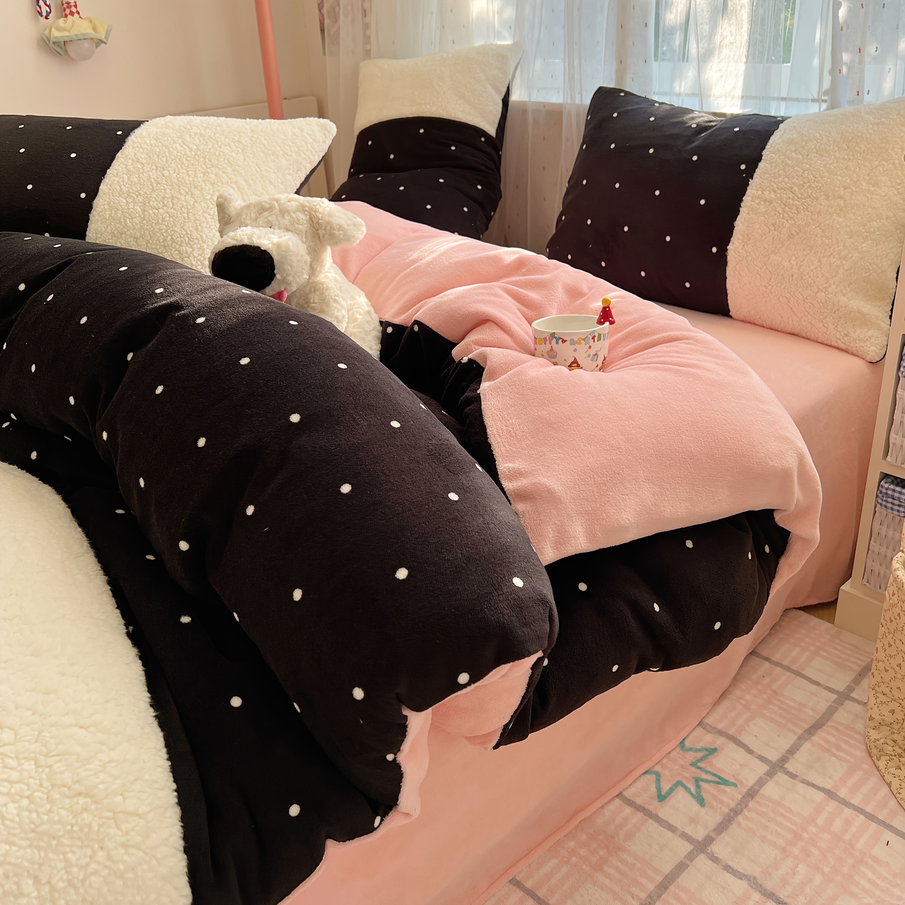 Milk Velvet Four-Piece Set with Spliced Duvet Cover in Two-Tone Color Scheme