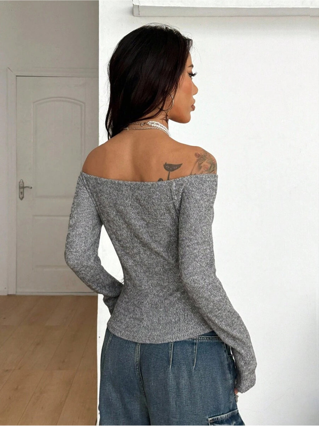Women's Y2K Off-Shoulder/Boat Neck Long Sleeve T-Shirt - Slim-Fit X-Line Top with Letter Print, Grey Winter Blouse for Layering, Jeans & Dresses (Machine Washable) - Fall/Winter Fashion Staple, Loose Full Sleeves Tops For Wom