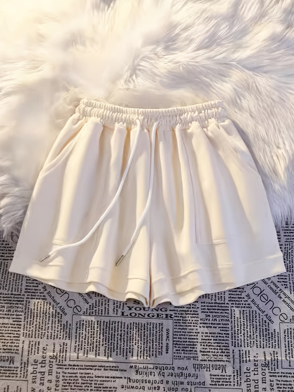 Casual Set: Breathable Short Sleeve Shorts Outfit with Print Design