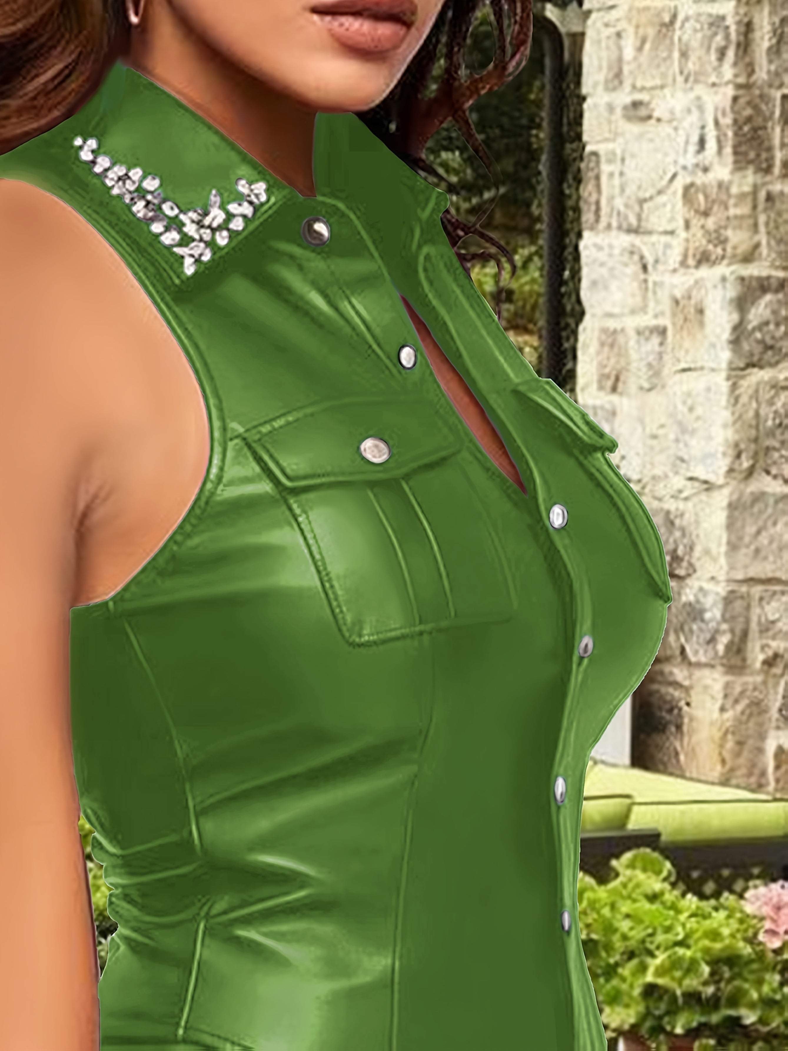 High-Stretch Workout Tank Top with Sparkling Rhinestone Lapel Collar