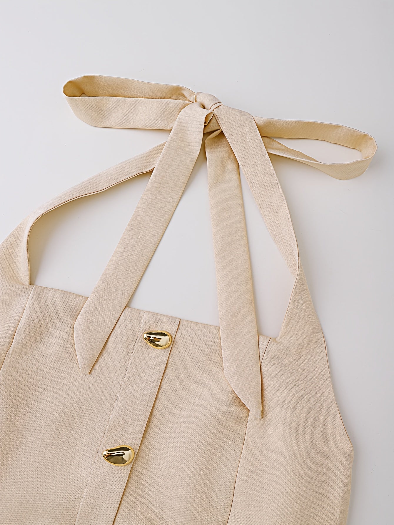 Sleeveless Waist-Cinching Dress with Tie and Button Closure