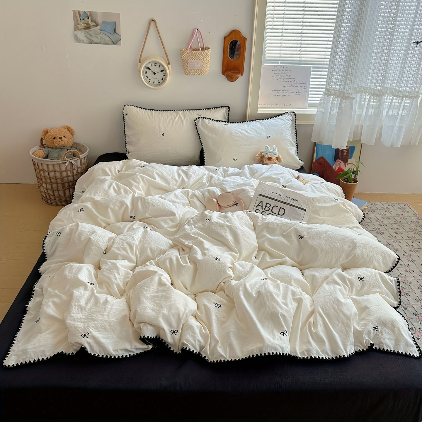 {4pcs} Shell-Edge Embroidery Duvet Set