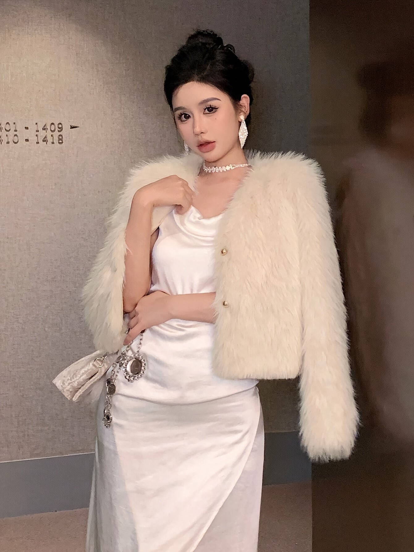 1pc Elegant Women'S Faux Fur Jacket, Polyester Knit Solid Color, Adult Seasonal Autumn/Winter Outerwear