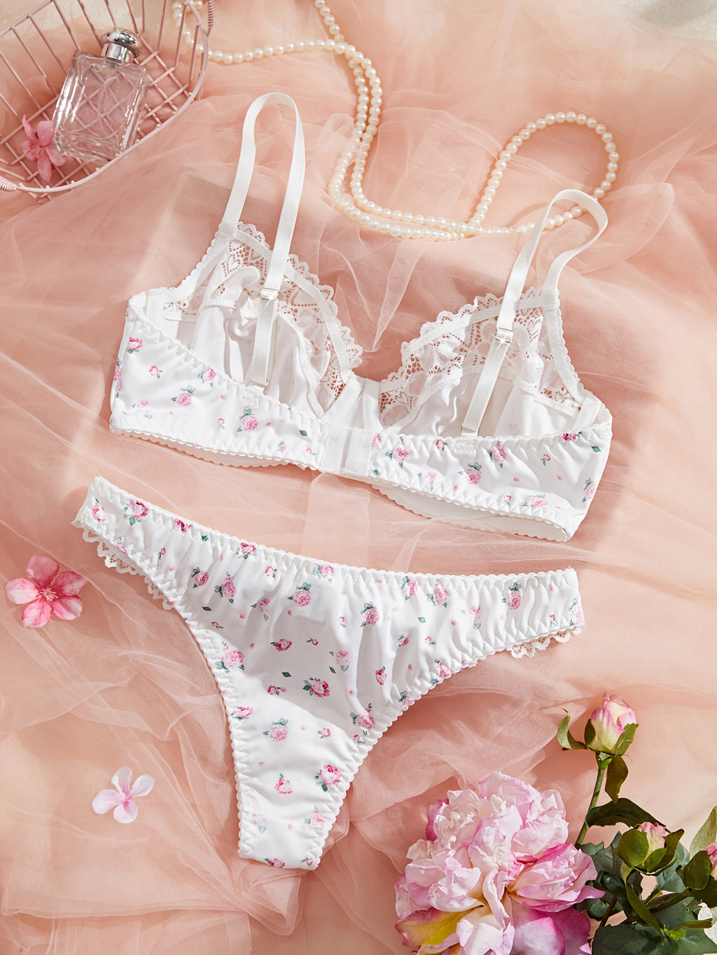 Lingerie Set with Contrast Lace Trim